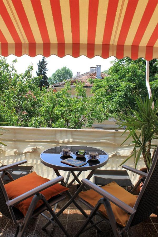 Orange House In The Old Town Plovdiv Hotel Exterior photo