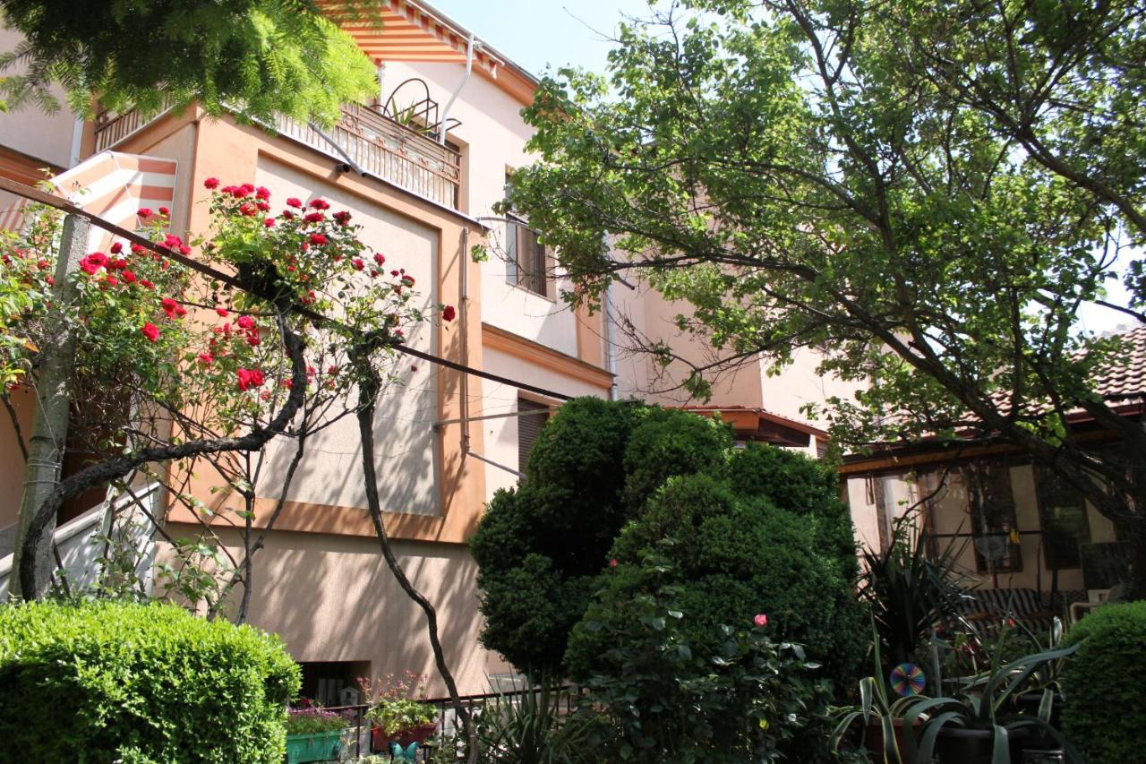 Orange House In The Old Town Plovdiv Hotel Exterior photo